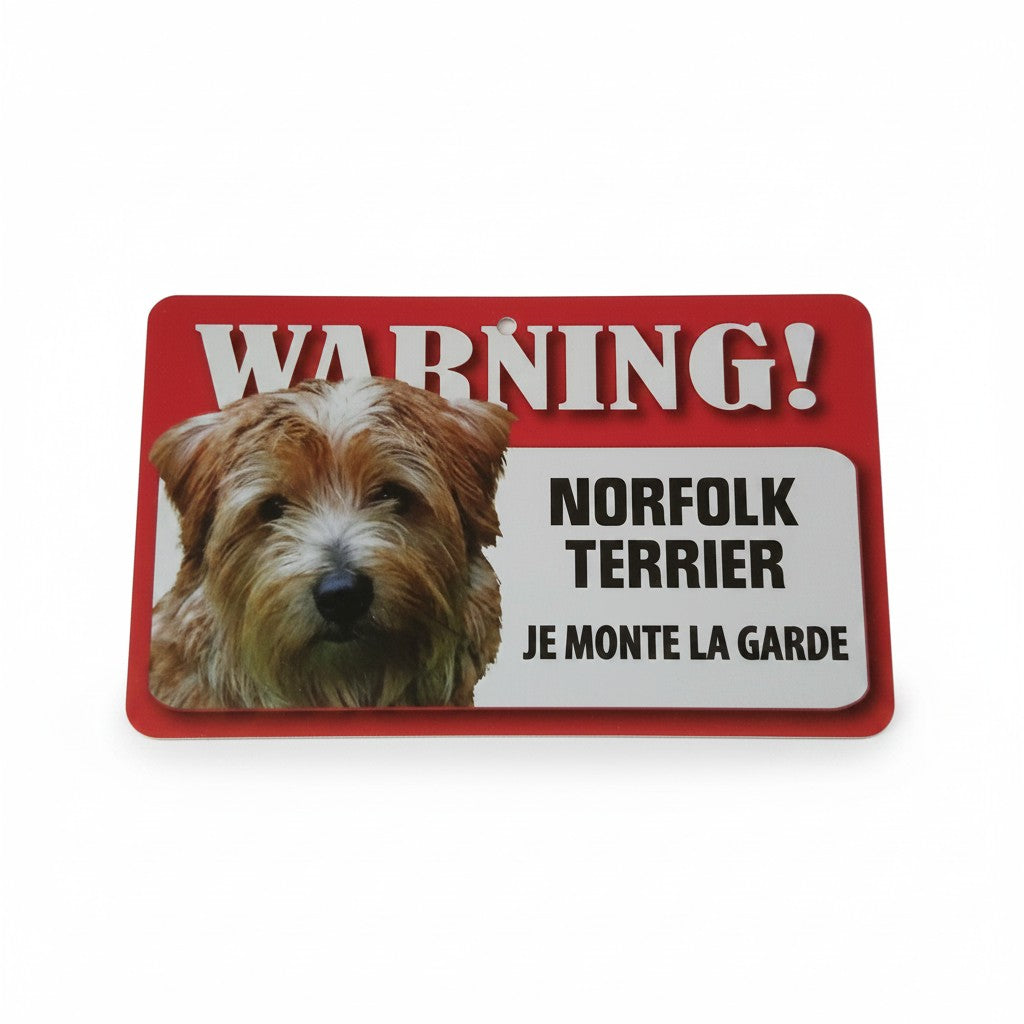 Plaque de signalisation rouge et blanche "Warning ! Norfolk terrier je monte la garde" avec la photo d'un chien Norfolk terrier