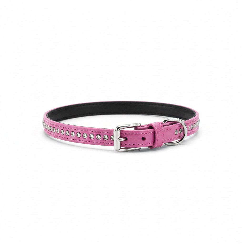 Collier Monte Carlo KARLIE FLAMINGO rose taille S avec rangée de strass, boucle et anneau métalliques.