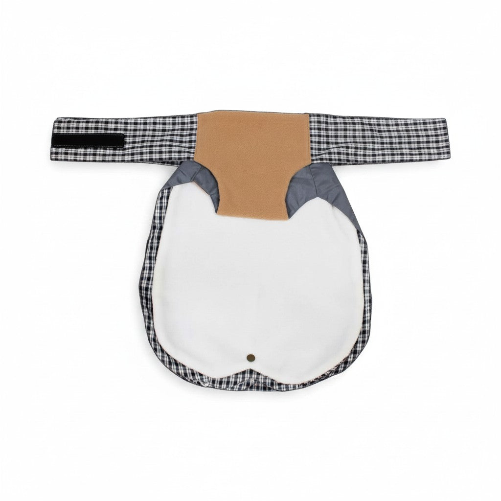 Imperméable pour chien Montréal à motif tartan, vu de dos, montrant la doublure intérieure en polaire beige amovible avec bouton-pression