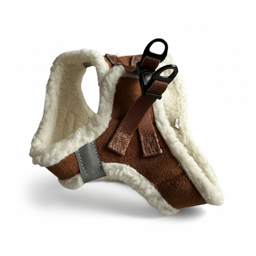 Harnais chien TRUFOIS marron polaire sherpa doublure blanche moelleuse vue cote avec attache laisse et clip noir