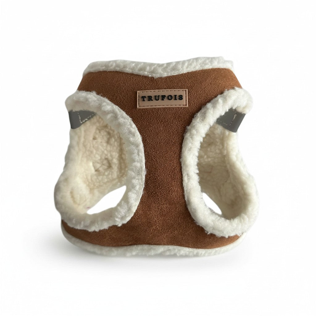 Harnais chien TRUFOIS marron camel suède végan logo trufois devant bandes réfléchissantes grises harnais hiver